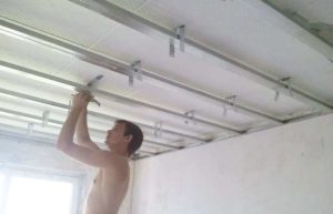 Начало работ для реечного потолка