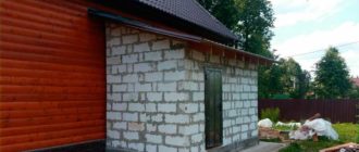 Кирпичный пристрой к деревянному дому